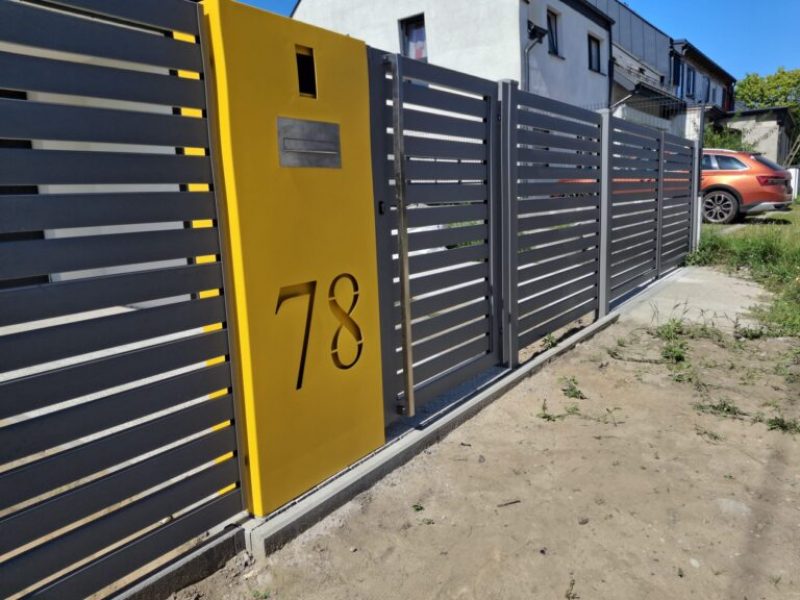 МЕТАЛЛИЧЕСКИЕ СТОЛБИКИ ДЛЯ ОГРАЖДЕНИЙ 